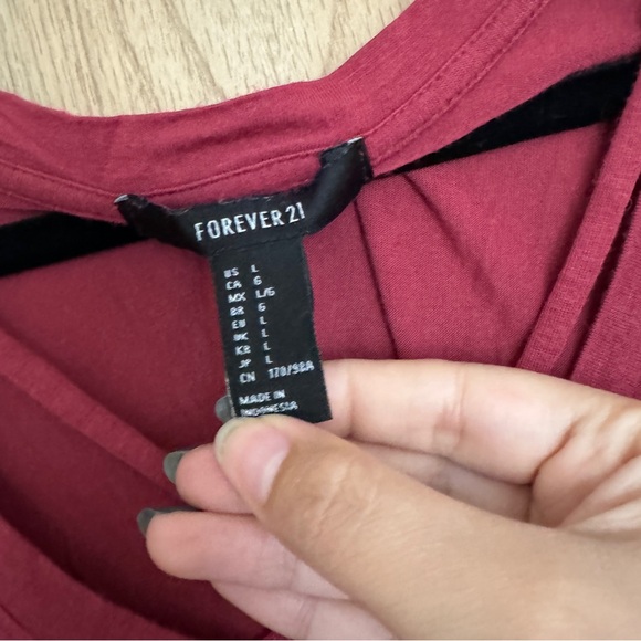 🖤5/$20 Red Criss Cross Long Sleeve Top - Picture 4 of 6